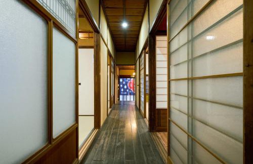 Tadotsu-cho House | 一棟貸切宿 空と家 本棟