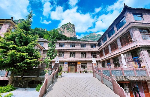 Jincheng Hotel | 万仙山景区郭亮村贵宾园酒店
