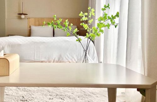Yushima Hotel | 上野超豪华4人间 东京超级中心Ydoa 设计师房间 上野公园3分钟 车站1分钟 超级繁华 免费wifi 戴森吹风
