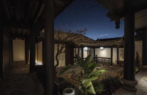 Gucheng Hotel | 丽江见山庐观景花园民宿