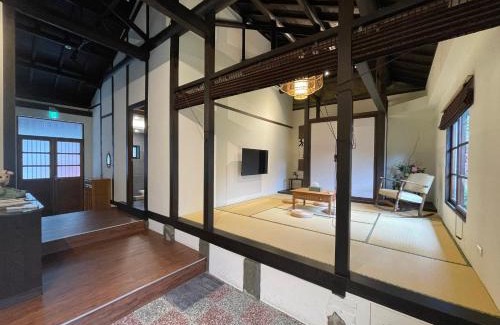 Fengshan District House | 來珈宿囍 眷村民宿
