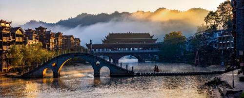 Fenghuang Apartment | 凤凰古城宝庆民宿
