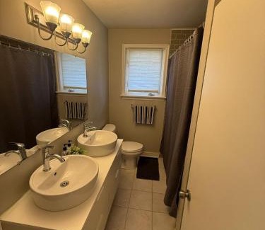 Richmond Hill House | 多伦多美丽房间- Great Location