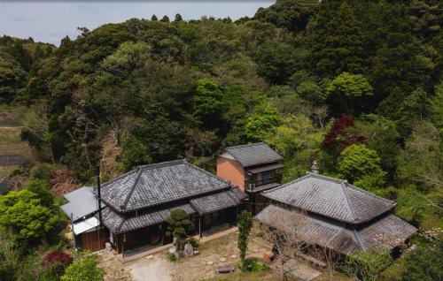 Isumi House | 大自然に囲まれた築120年の隠れ家古民家で里山リラクゼーション