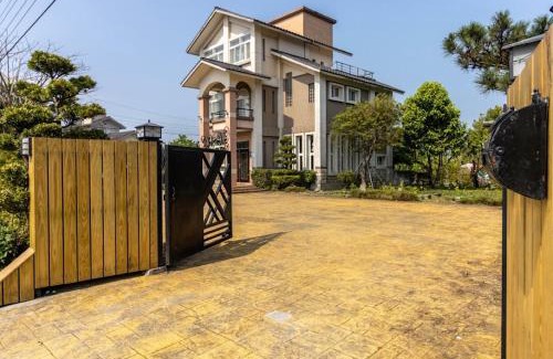 Dongshan Villa | 奇凡小花園獨棟包棟民宿一一近梅花湖羅東夜市