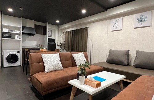 Nanbasennichimae Apartment | 好立地"なんば駅徒歩4分"黒門市場1分彡Wi-Fi彡任天堂switch彡NETFLIX