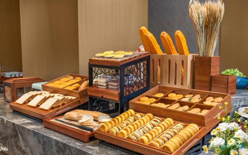 Weihai Hotel | 威海市区威高广场万信至格酒店
