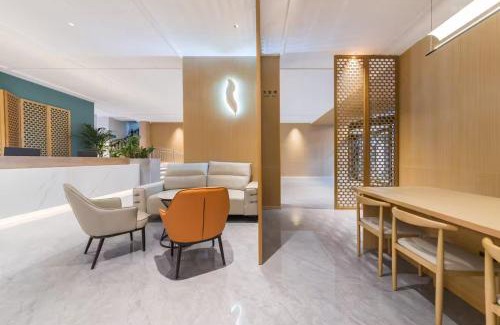 Weidong District Hotel | 平顶山中兴路万信至格酒店