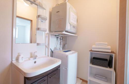 Kadena-cho Apartment | 座喜味宿泊#コンビニすぐ#バス停1分#便利立地#世界遺産-座喜味城跡まで車5分#残波灯台まで車15分