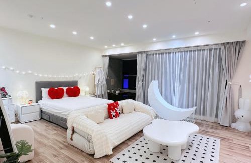 Toucheng Bed & Breakfast | 拾月頭城無邊際泳池溫泉房