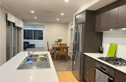 Marsden Park House | 整套别墅出租 holiday house for rent