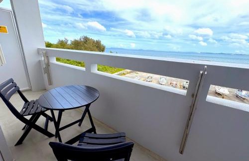Kin Apartment | 新築!オーシャンフロント! ビーチ0分! 万座毛15分, JUNGLIA 40分, SOU Resort YAKA