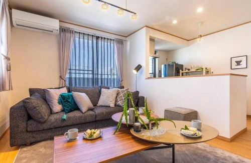 Tokeshi Villa | 沖縄を北から南まで楽しみたい方にピッタリ！近場にはエメラルドグリーンに輝くビーチもあります