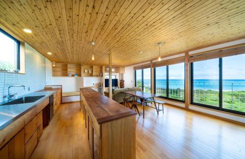 Shikiya House | 海と星の南城邸