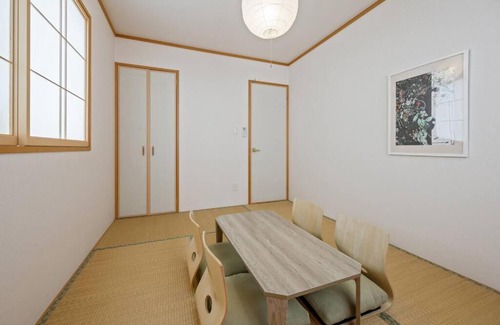 Yonashiroteruma House | 海まで徒歩1分・浜比嘉島まで車で10分！12名宿泊可能な和室ありの宿泊施設 ホームプラスアール