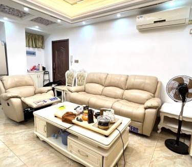 Longhua District Apartment | 深圳龍華窩潮公寓/直達福田口岸