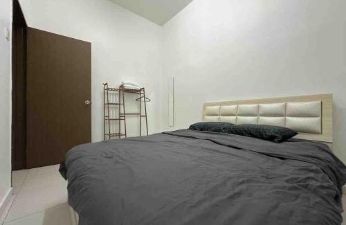 Kluang House | 简 民宿 居銮绿园 J Home Kluang Indah