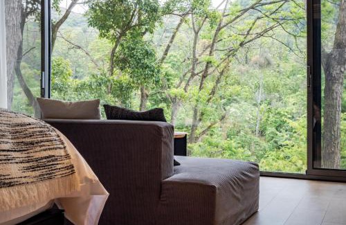 Guanling Buyei and Miao Autonomous County Hotel | 至也 黄果树