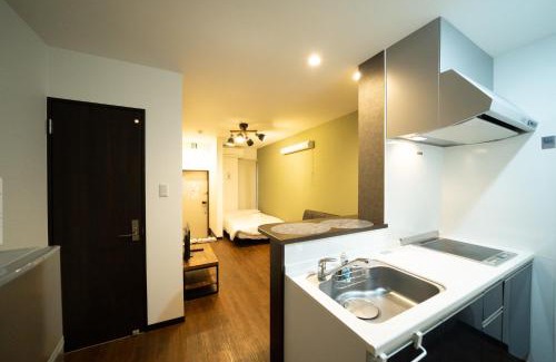 Higashinari Apartment | 虹の宿101