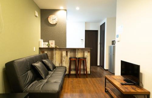 Higashinari Apartment | 虹の宿101