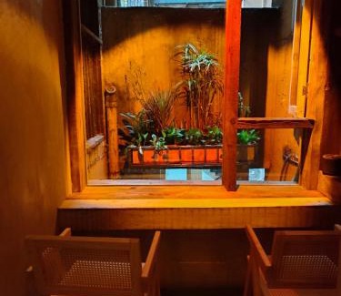 Jeifangbei Central Business District Apartment | 路下 无见天日的房子