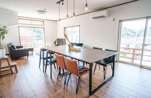 Hayama Apartment | 逗子海岸近くの広さ104平米の一棟貸し