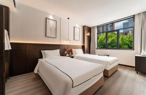 Yuzhong Hotel | 重庆陌隅酒店 - 人民大礼堂地铁站店