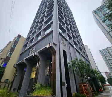 Samseong-dong Apartment | 디뷰더스카이