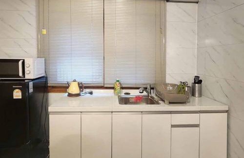 Yeonnam-dong Apartment | 매일, Hongdae Art house
