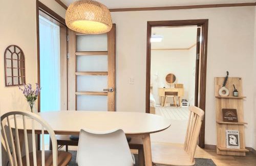 Cheongnyong-dong Apartment | 봉천역9분 Bongcheon Bliss Family trip friendship trip big two-room 8 people near station airport bus line 2 Bongcheon Station Seoul National University Station
