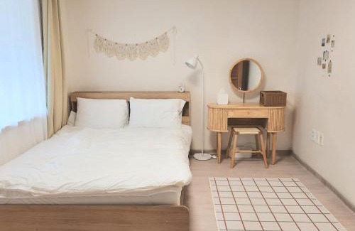 Cheongnyong-dong Apartment | 봉천역9분 Bongcheon Bliss Family trip friendship trip big two-room 8 people near station airport bus line 2 Bongcheon Station Seoul National University Station