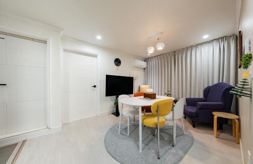 Yeoksam Apartment | 신규오픈,서울 강남 Seoul Kangnam,2룸,2화장실,전객실에어컨설치,무료주차,럭셔리풀옵션,강남테헤란로,코엑스,강남성형외과,대치동학원가,강남세브란스,서울삼성병원,비즈니스