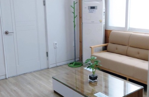 Jeonju Bed & Breakfast | 오직 한팀 숙박으로 편하게 머물수 있고 깨끗하고 한옥마을 가깝고 취사 가능한 고객 만족도가 높은 집