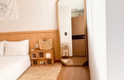 Andeok Apartment | 제주 웅장한 산방산뷰 사계2248 달무리동 감성숙소