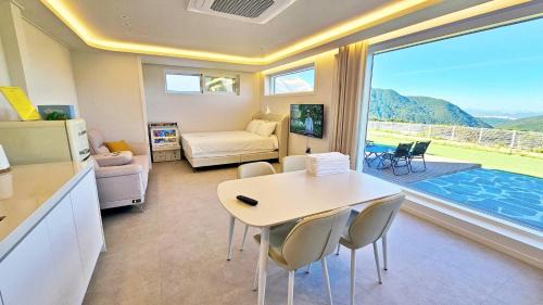 Chilgok House | 팔공산 능선의 아늑한 별장