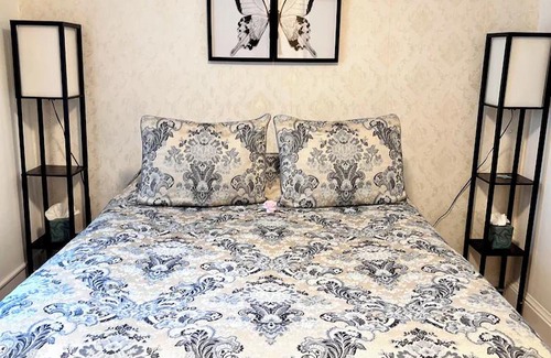 Washington House | 0.5House Completely private SUITE with full kitchen & Fast Wi-Fi super location!