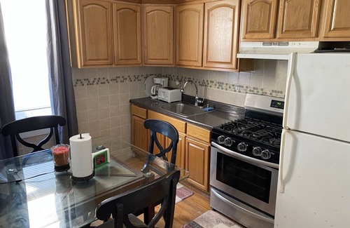 North Bergen Apartment | 00 Cozy apt and easy transportation to New York City