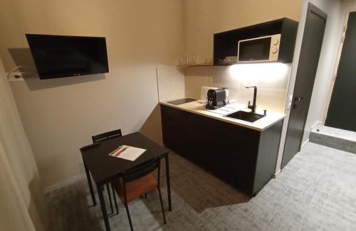 Centre Deux Apartment | 0000Le 12 studio neuf wifi app 09