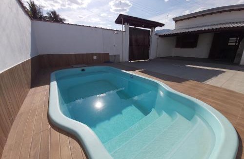 Maranduba Ski Chalet | 0006.02 - Maranduba - Chalé - 1 Dorm - 5 Pess - 3 Quadras Do Mar - Piscina Coletiva - WIFI
