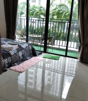 Taman Mount Austin Apartment | 01-AustinRegency homestay Studio family room 4pax near Toppen Aeon Tebrau