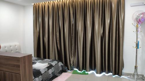 Taman Mount Austin Apartment | 01-AustinRegency homestay Studio family room 4pax near Toppen Aeon Tebrau