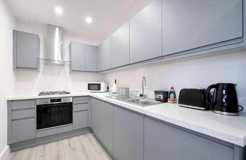 Yiewsley Apartment | 01 - Luxury 2 Bed Apt. Free Parking, West Drayton