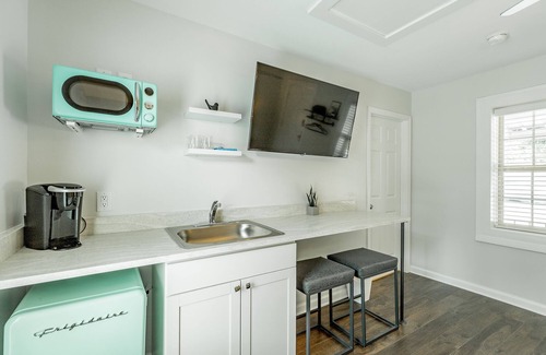 Lookout Valley Neighborhood Association Cabin | 04: The Ludwig Room - A PMI Scenic City Vacation Rental