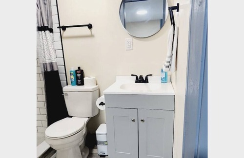 Primos Secane House | #05 Basement Room + Private Bathroom in Angora