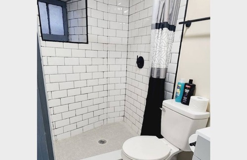 Primos Secane House | #05 Basement Room + Private Bathroom in Angora