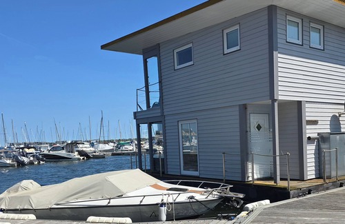 Kroeslin House | 05. floating houses (75 m²) SteelVoll with infrared sauna - Floating House