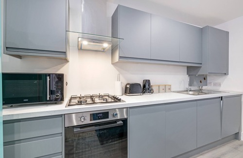 Yiewsley Apartment | 05 - Luxury 1 Bed Apartment Free Parking- West Drayton