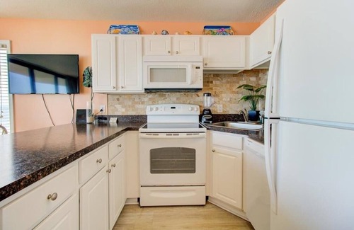 Wilmington Beach Condo | 0514 Double The Pleasure by Atlantic Towers