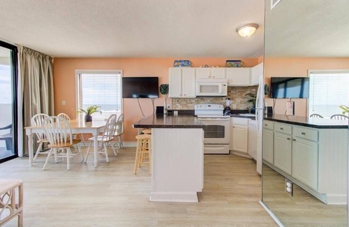 Wilmington Beach Condo | 0514 Double The Pleasure by Atlantic Towers