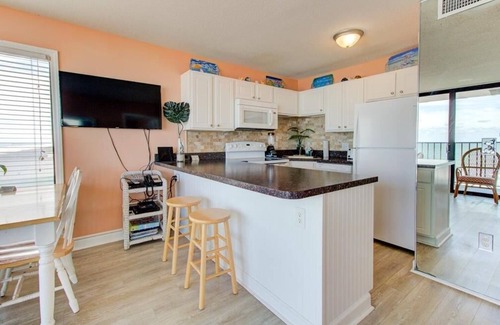 Wilmington Beach Condo | 0514 Double The Pleasure by Atlantic Towers